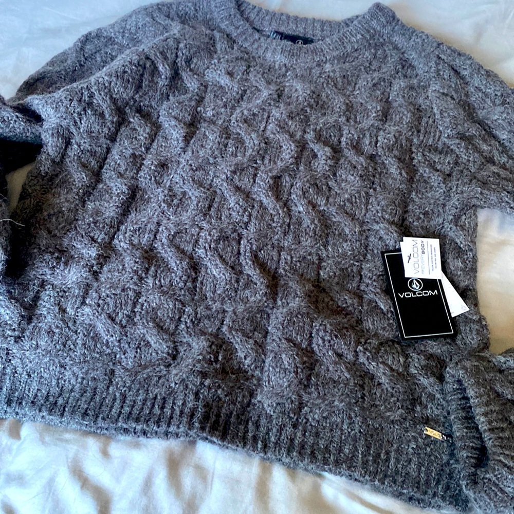 Volcom sweater